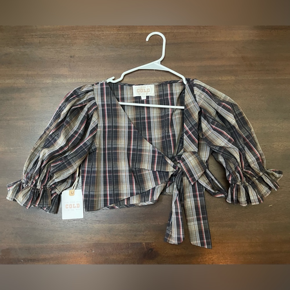 ADORABLE STONE COLD FOX Puff Sleeved Crop Top Wrap